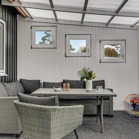 In With Outdoor Swimming Pool Holbaek